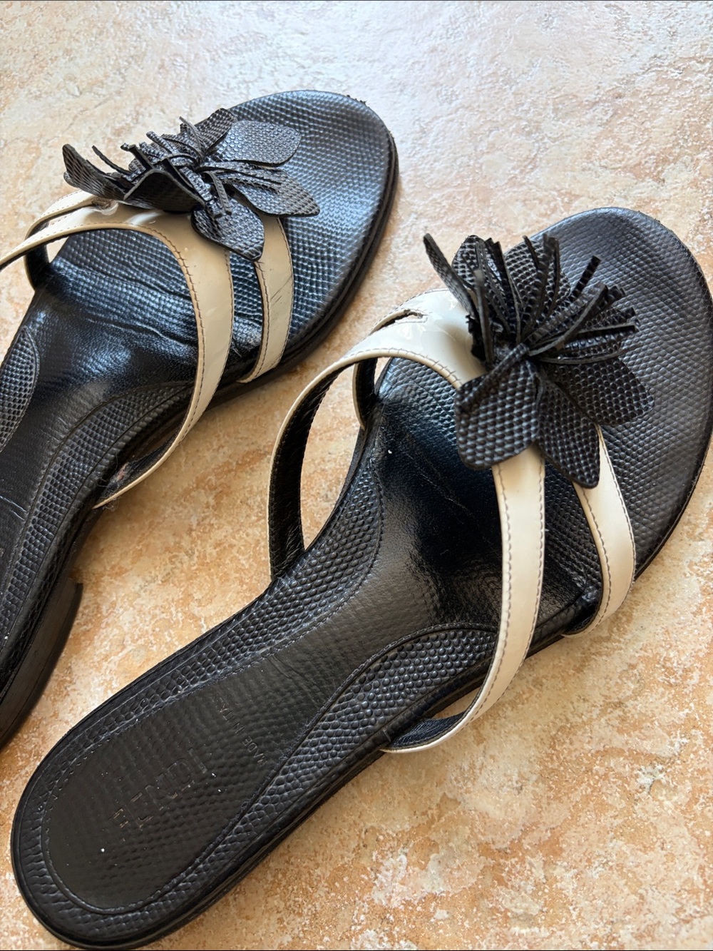 Fendi Black and Cream Floral Slip-On Mules - Picture 5 of 6